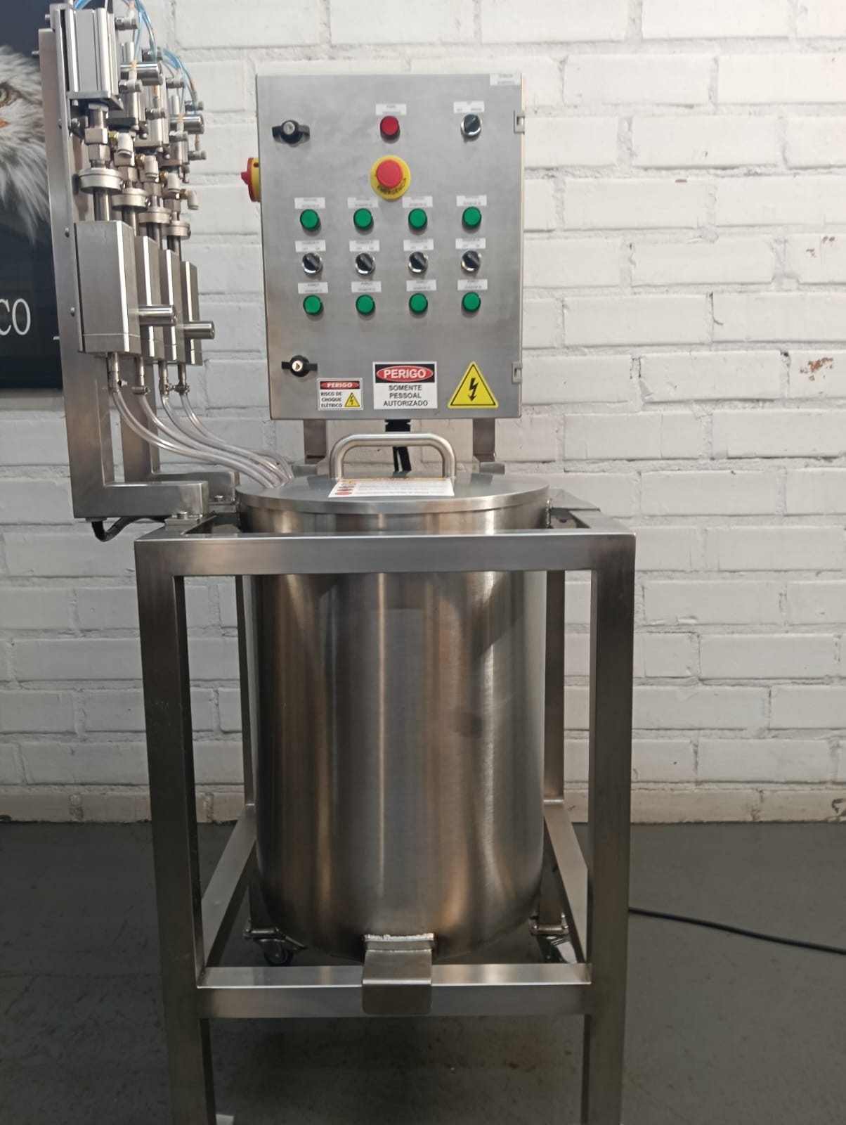 Dosador volumétrico de 4 vias